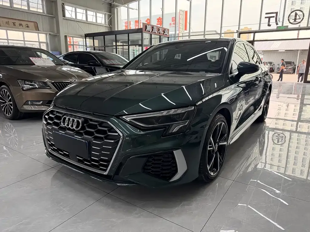 Audi A3 — фото 1