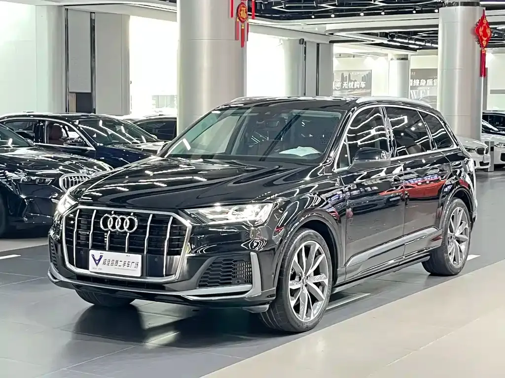 Audi Q7 — фото 1