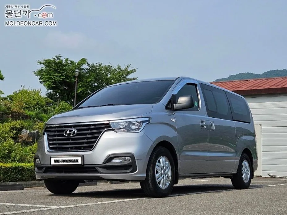 Hyundai Starex — фото 1