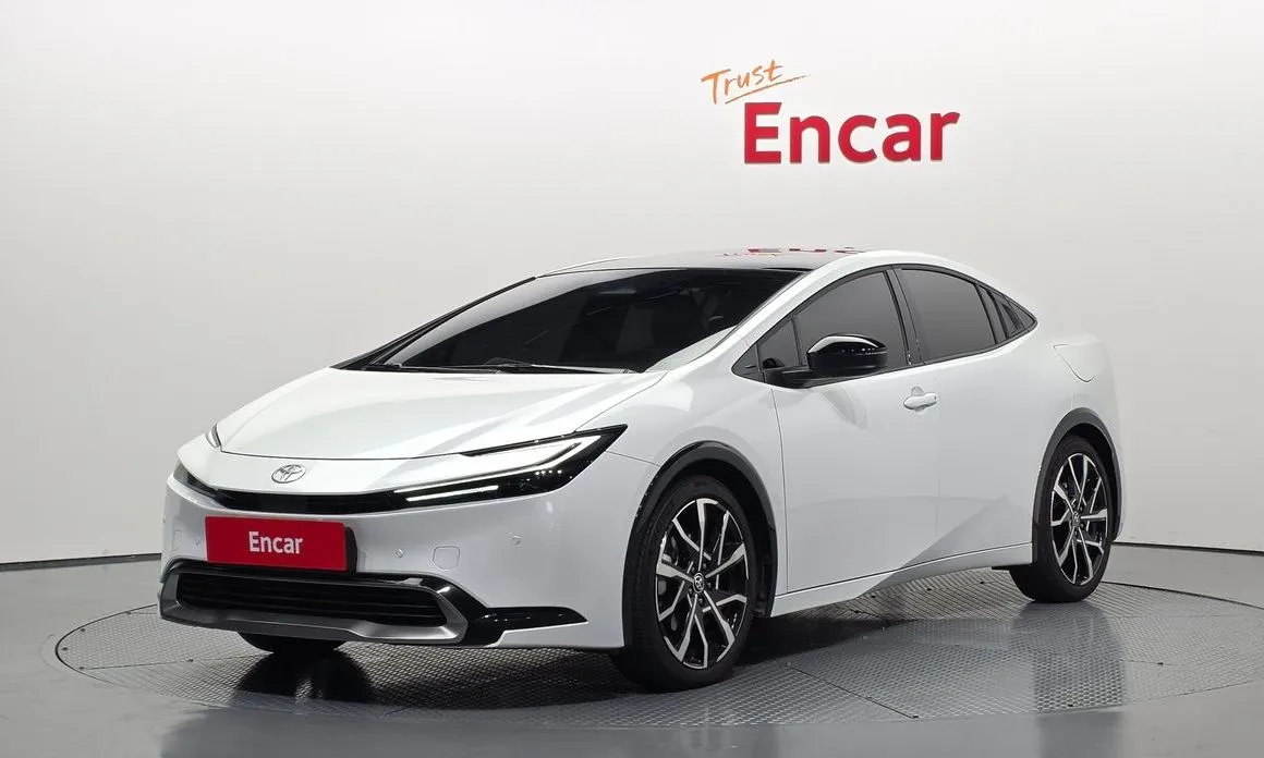 Toyota Prius — фото 1