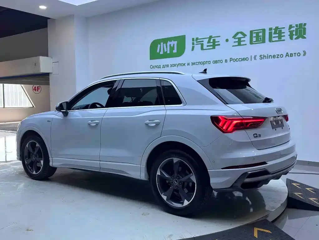 Audi Q3 — фото 10