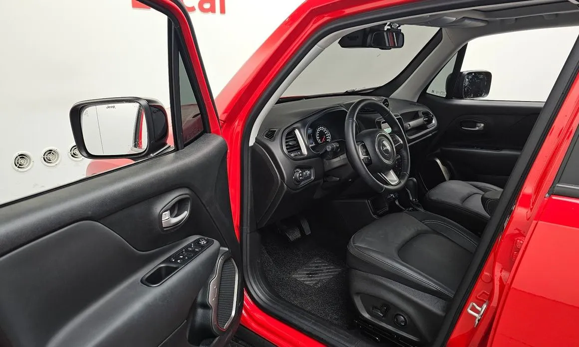 Jeep Renegade — фото 10