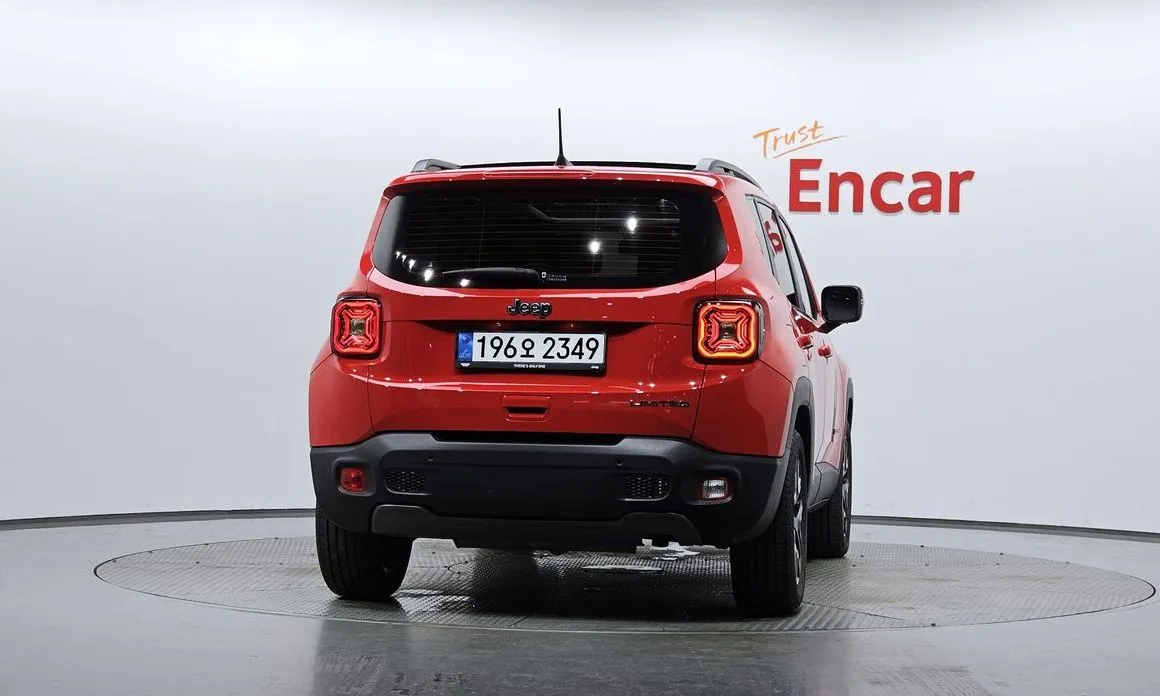 Jeep Renegade — фото 2