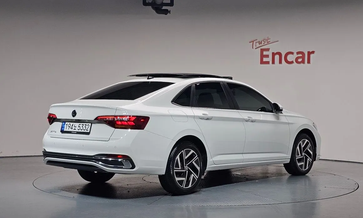 Volkswagen Jetta — фото 9