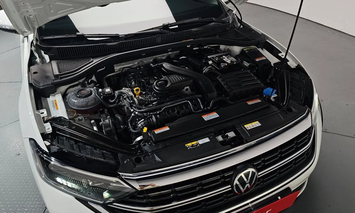 Volkswagen Jetta — фото 8