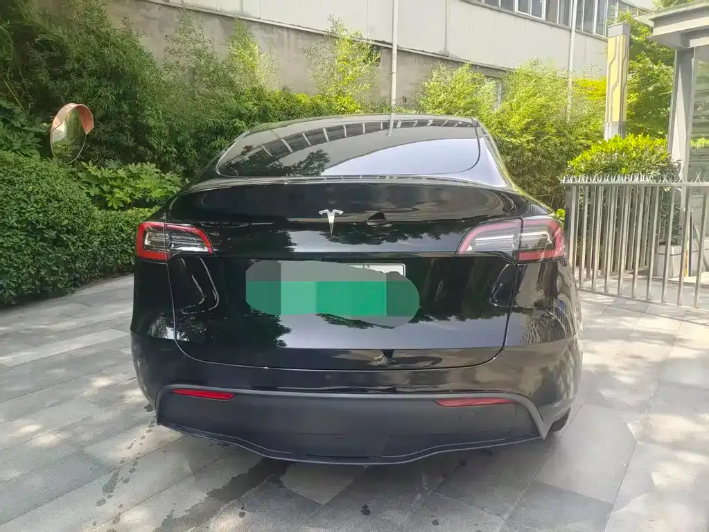 Tesla Model Y — фото 4