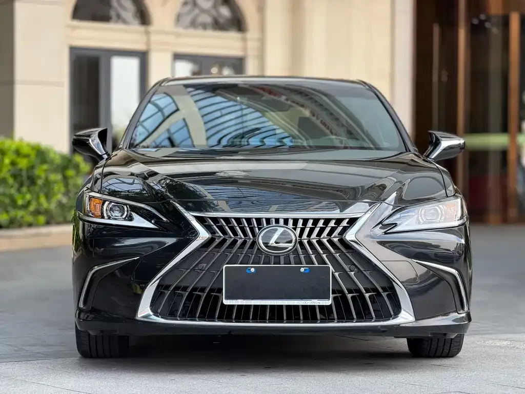 Lexus ES — фото 8