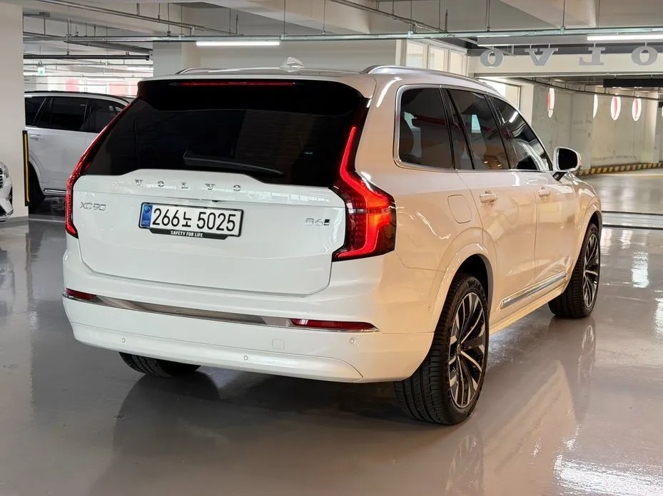 Volvo XC90 — фото 10