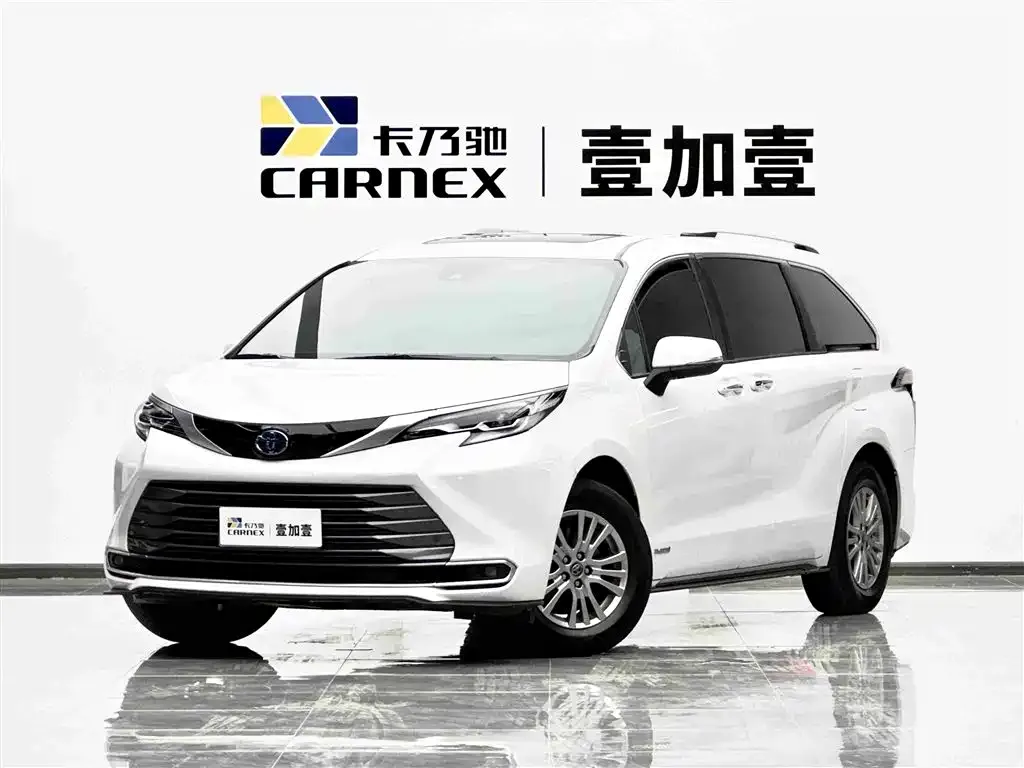 Toyota Sienna — фото 1