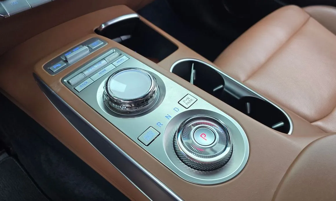 Genesis GV70 — фото 10