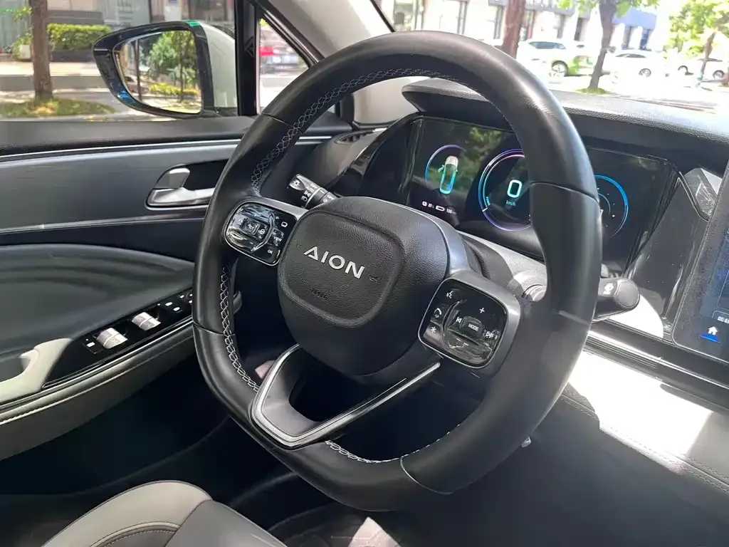 Aion S Plus — фото 2