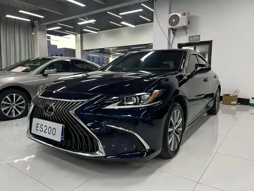 Lexus ES — фото 1