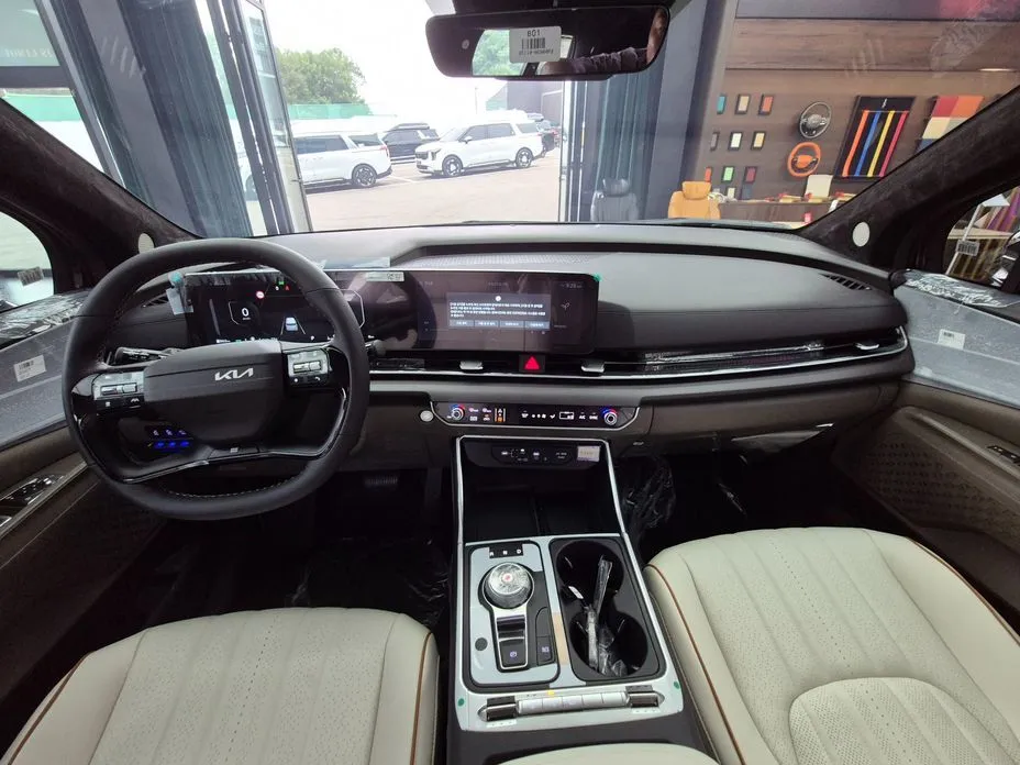 Kia Carnival — фото 10