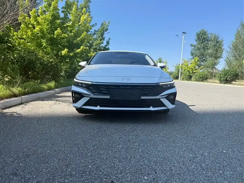 Hyundai Elantra — фото 9