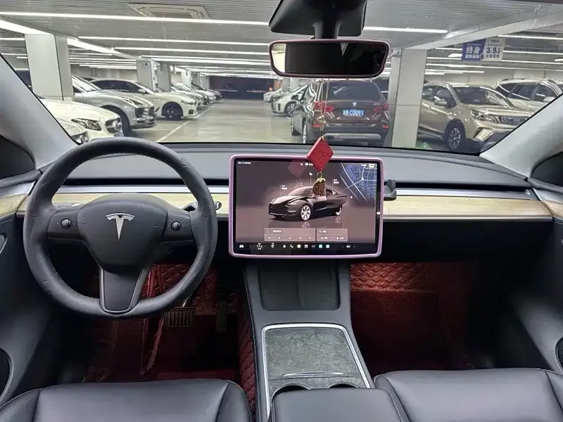 Tesla Model Y — фото 6