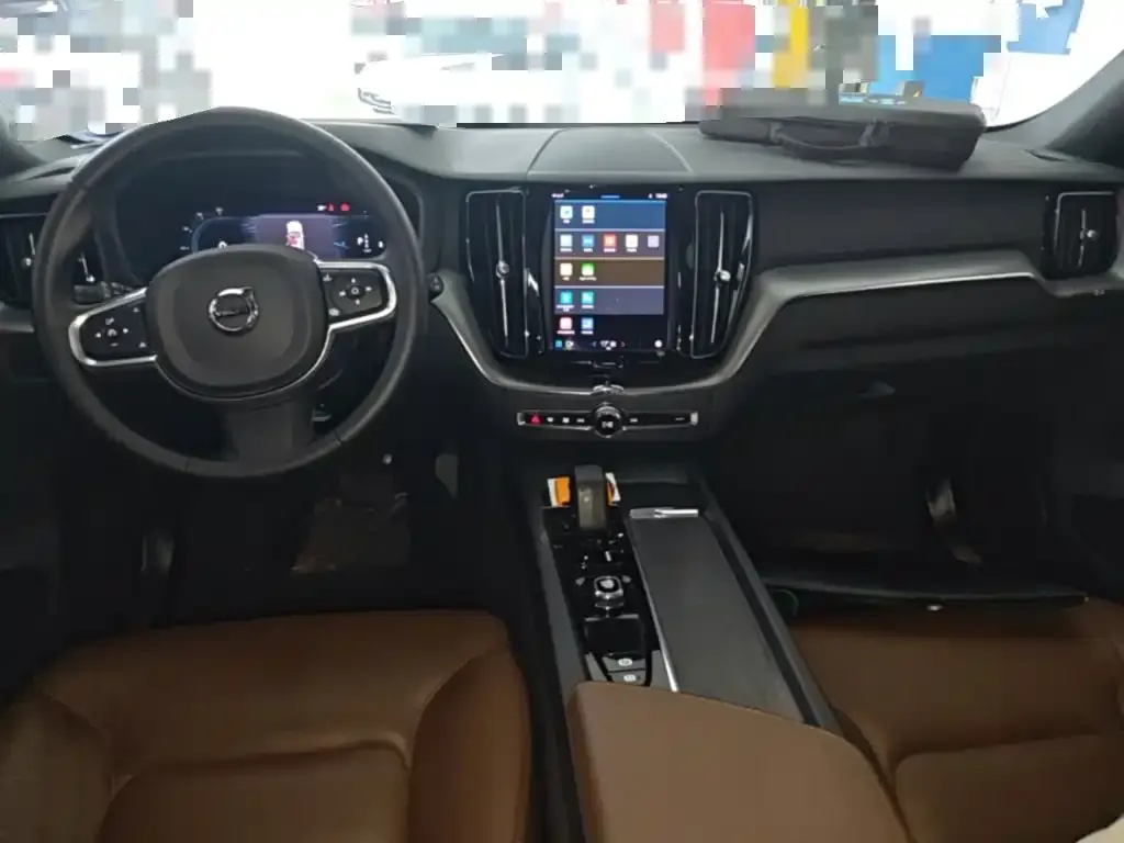 Volvo XC60 — фото 2