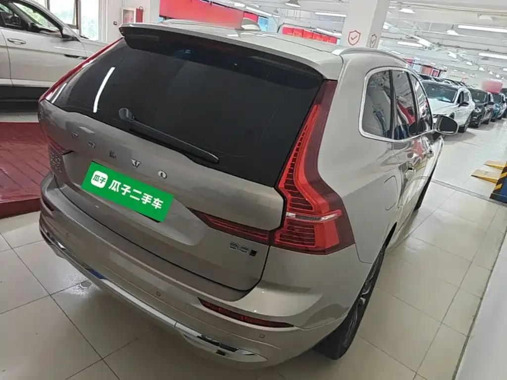 Volvo XC60 — фото 9