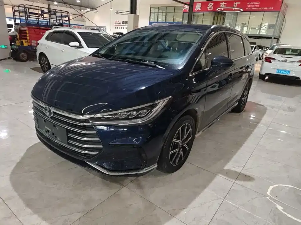 BYD MAX New Energy — фото 1