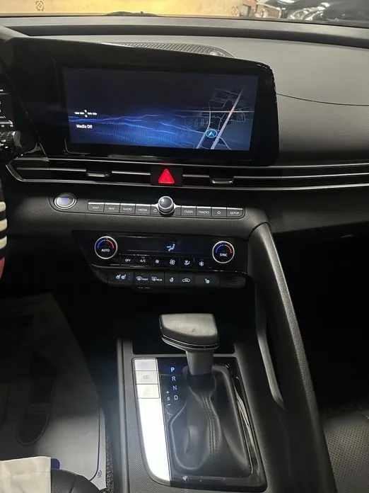 Hyundai AVANTE — фото 3