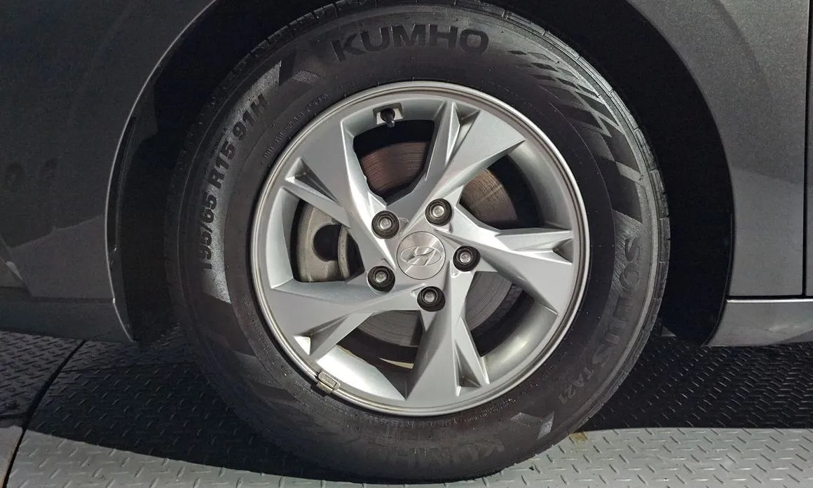 Hyundai AVANTE — фото 3