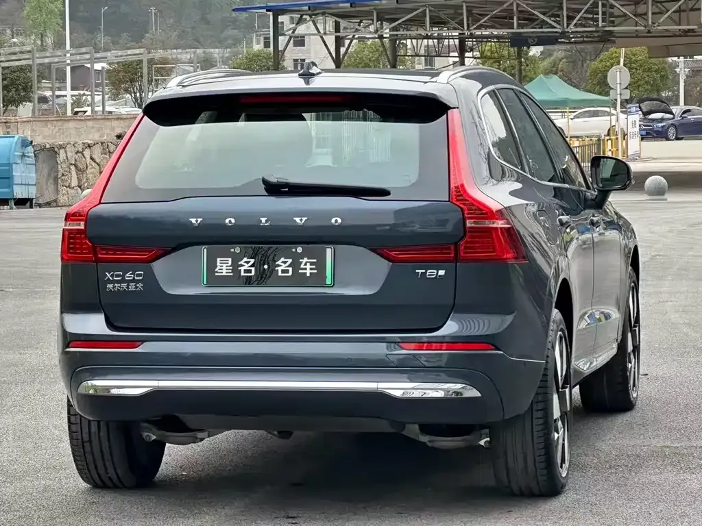 Volvo XC60 PHEV — фото 7