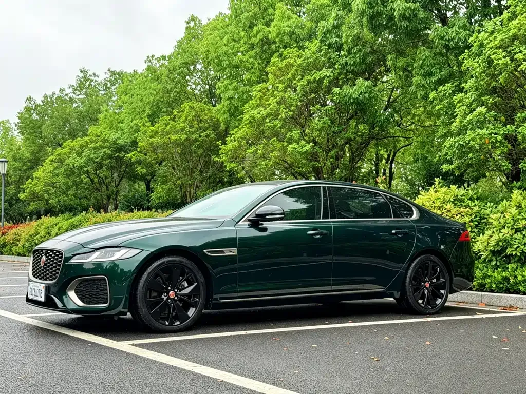 Jaguar XFL — фото 1