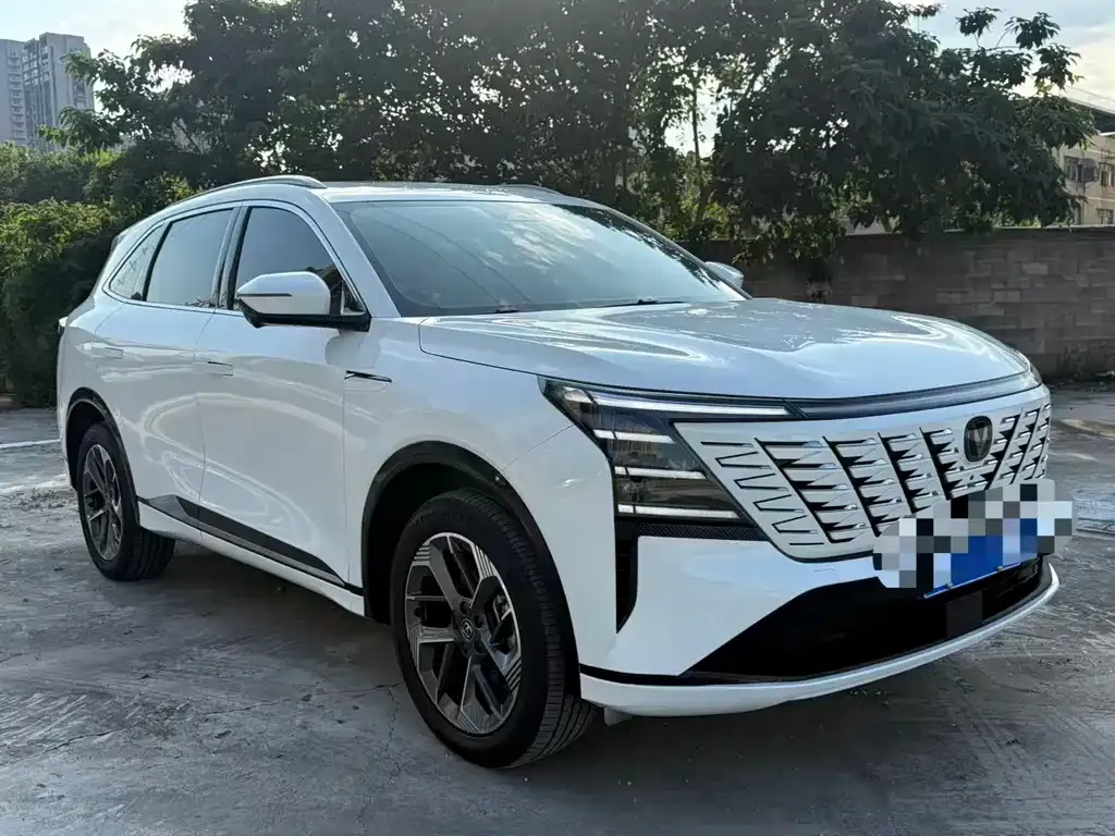 Changan CS75 PLUS — фото 1