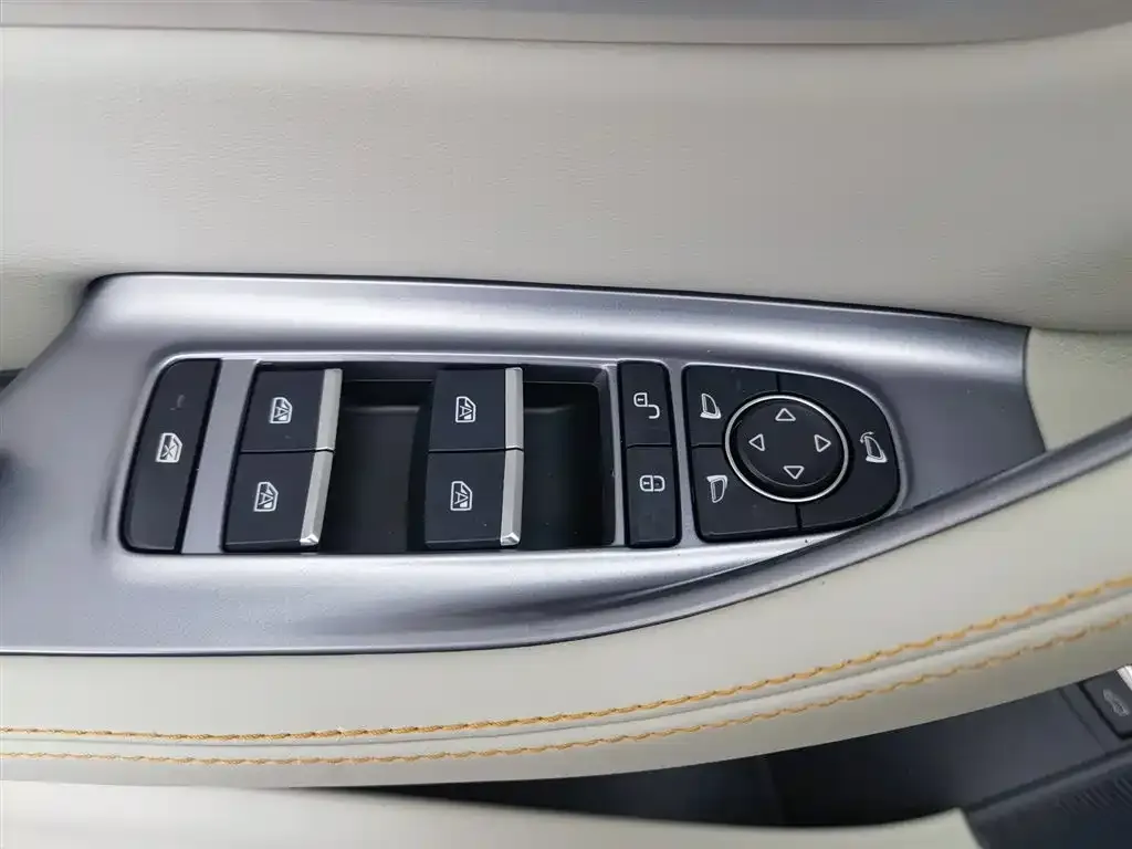 BYD PLUS New Energy — фото 3