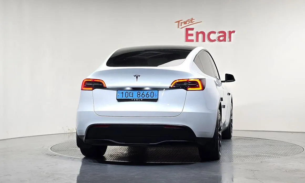 Tesla Model Y — фото 9