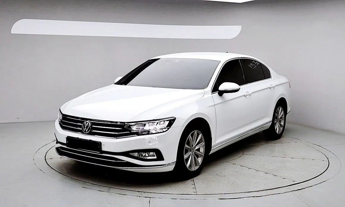 Volkswagen Passat — фото 1
