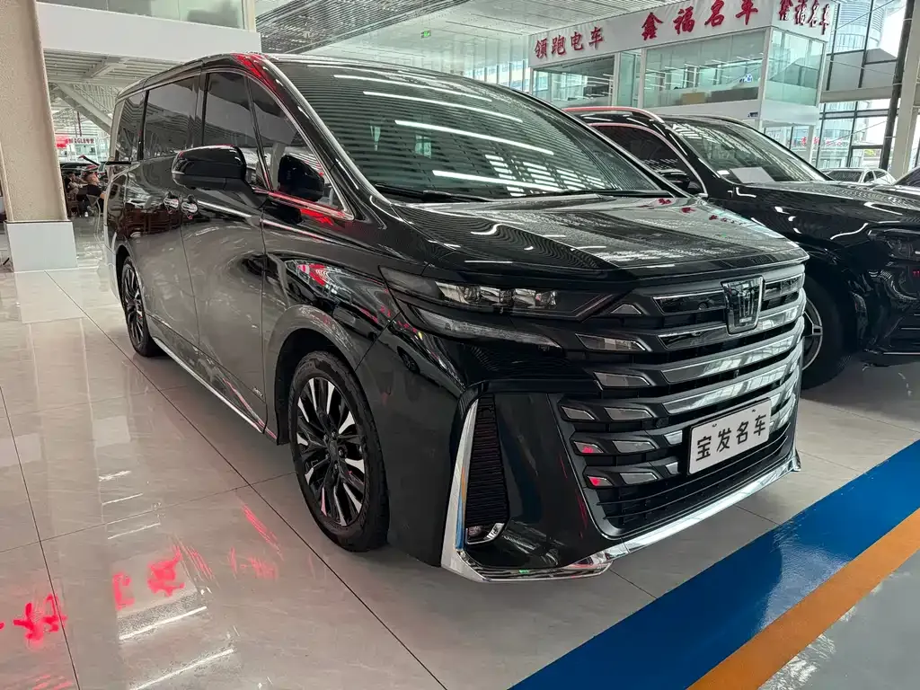 Toyota Vellfire — фото 8