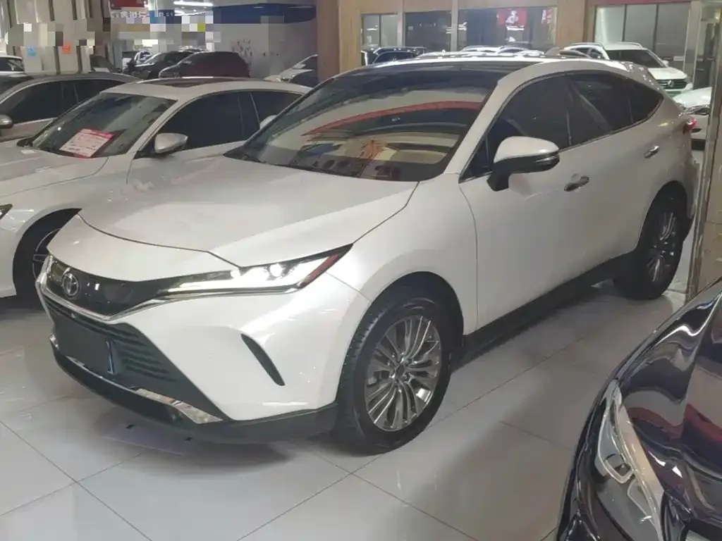 Toyota Harrier — фото 1