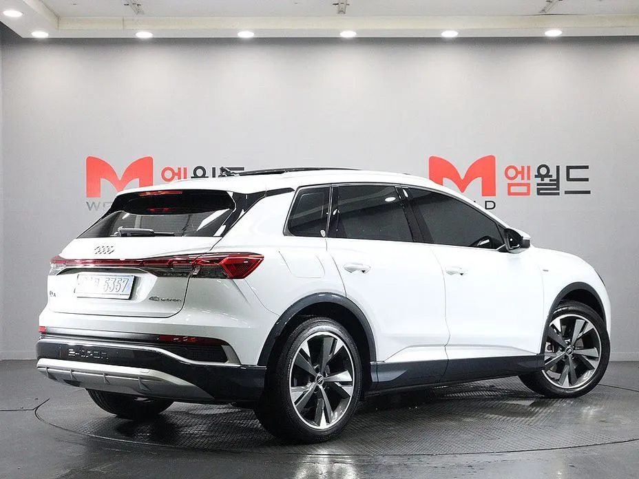 Audi Q4 e-tron — фото 8