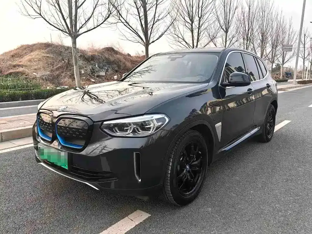 BMW iX3 — фото 1