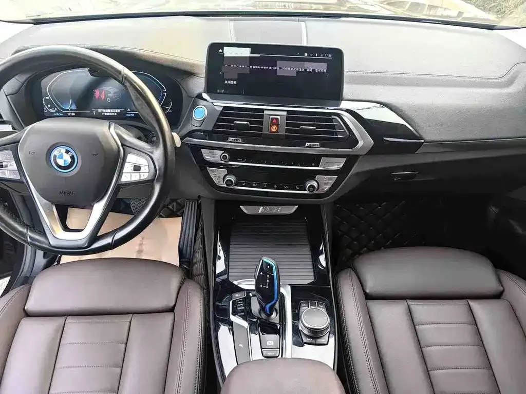 BMW iX3 — фото 3