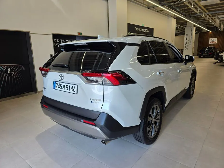 Toyota RAV4 — фото 2