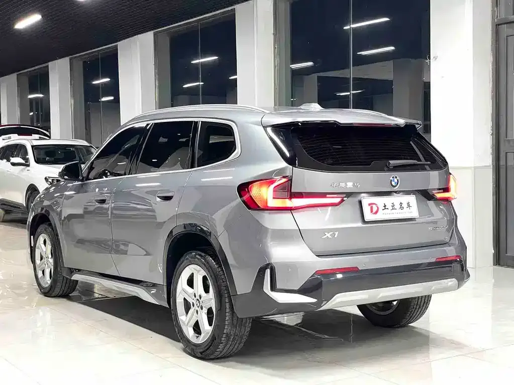 BMW X1 — фото 5
