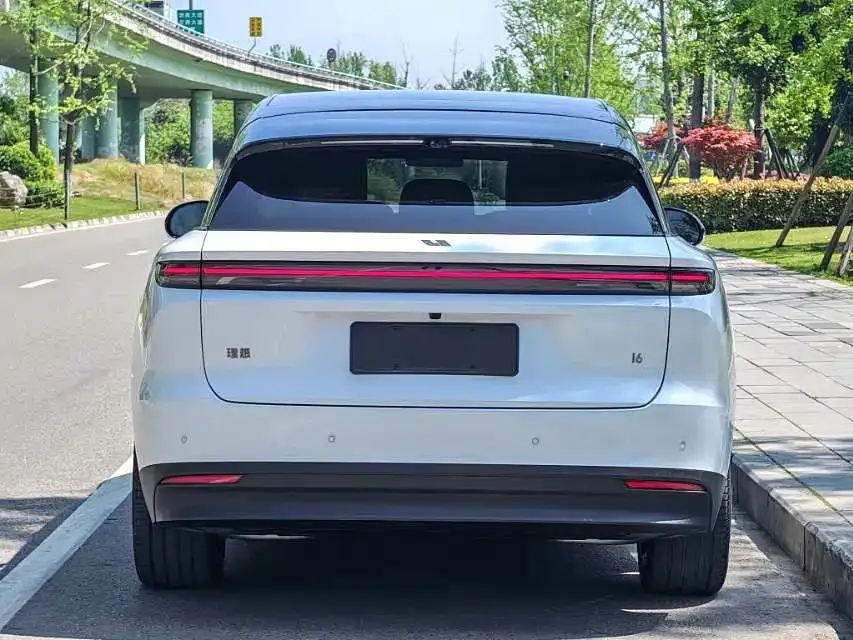 Li Auto i6 — фото 7