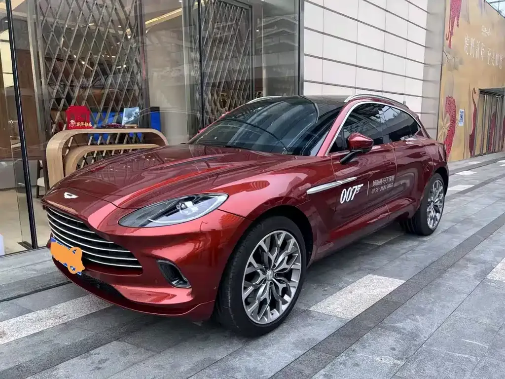 Aston Martin DBX — фото 1