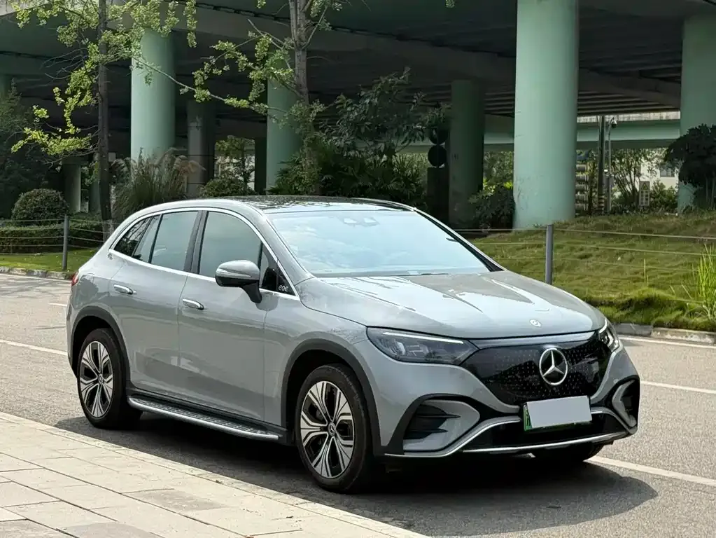Mercedes-Benz EQE SUV — фото 4