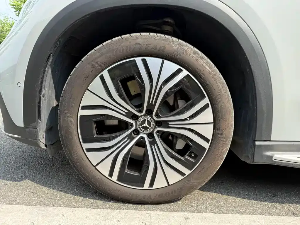 Mercedes-Benz EQE SUV — фото 10
