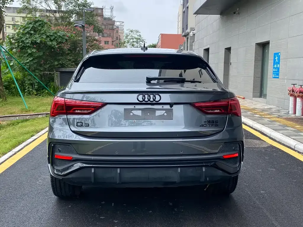 Audi Q3 — фото 10