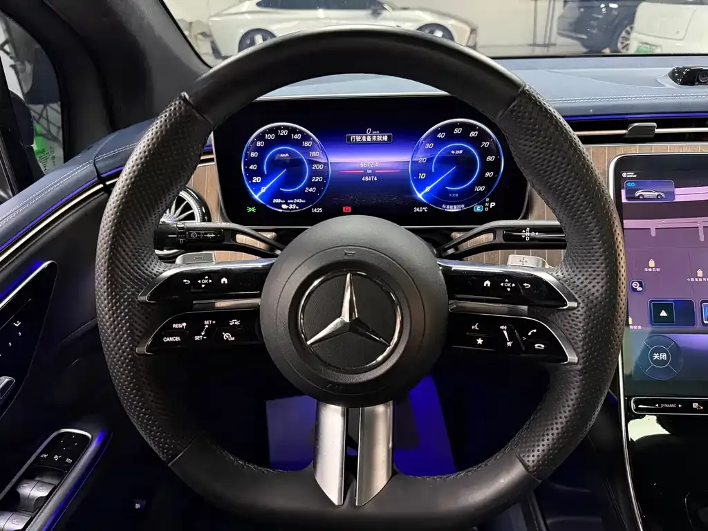 Mercedes-Benz EQE SUV — фото 4