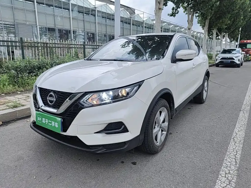 Nissan Qashqai — фото 1