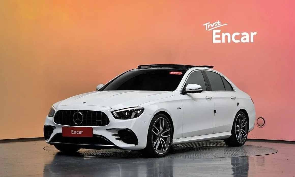 Mercedes-Benz E-Class — фото 1