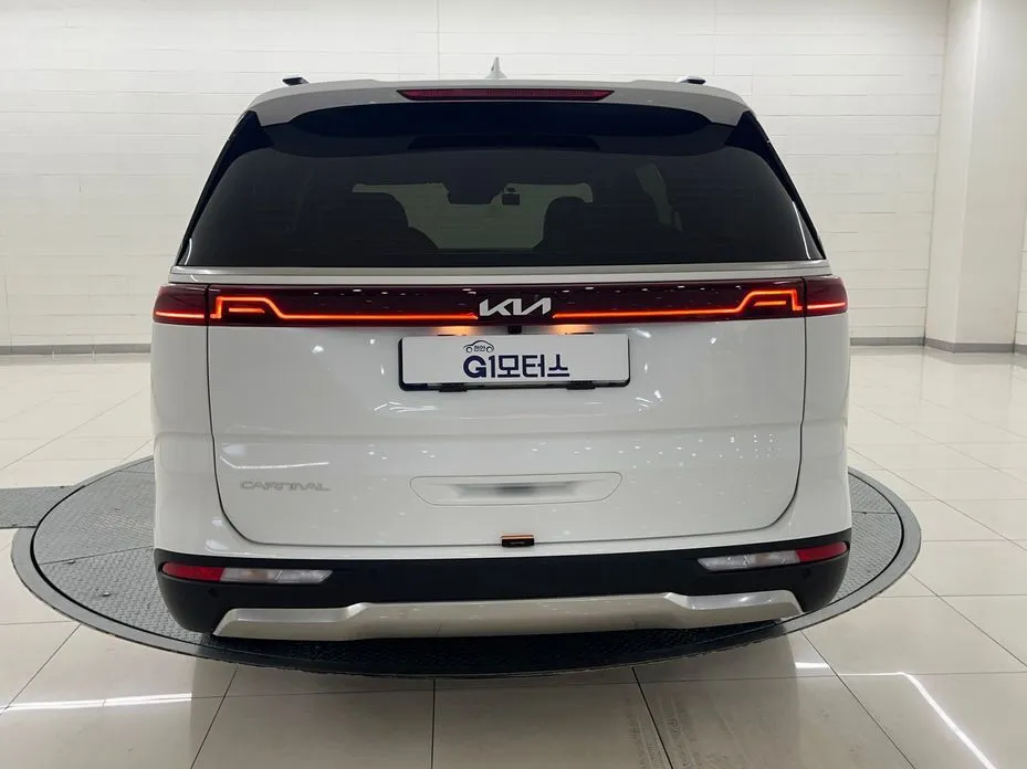 Kia Carnival — фото 3