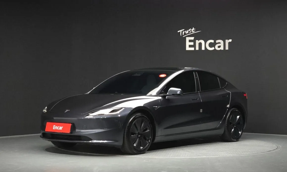 Tesla Model 3 — фото 1