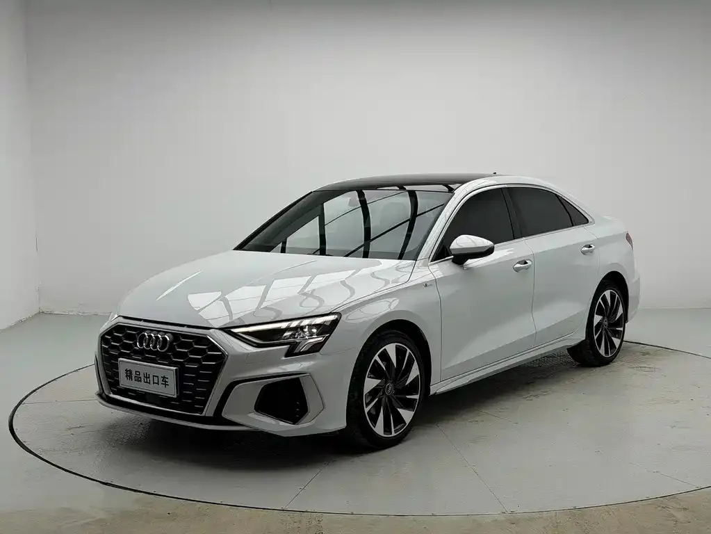Audi A3 — фото 1
