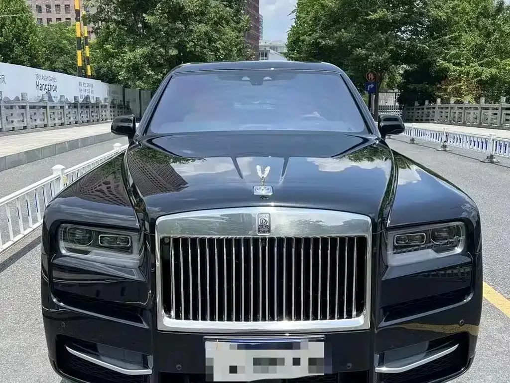 Rolls-Royce Cullinan — фото 1