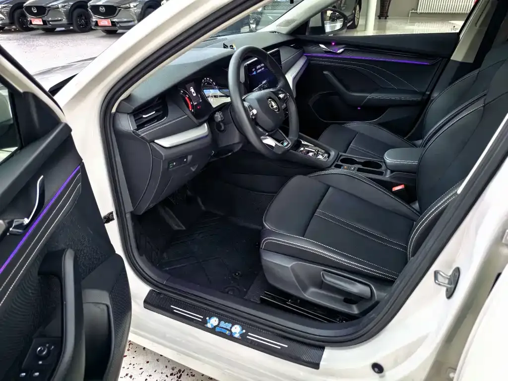Skoda Octavia — фото 2